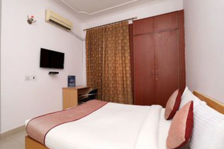 Room 9 of 23