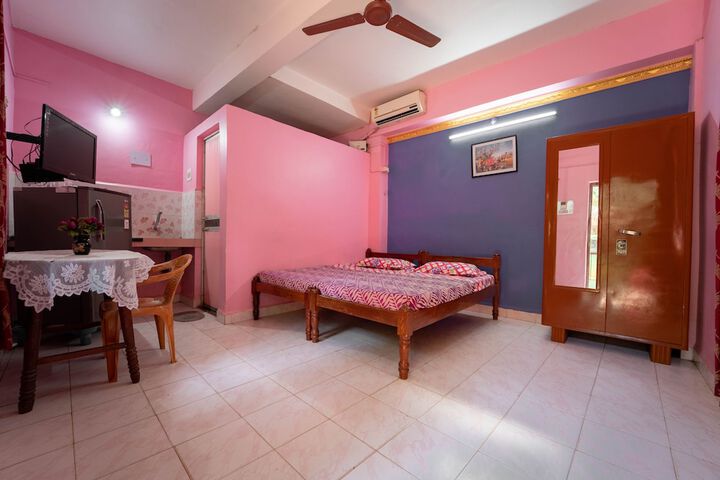 Room 4 of 20