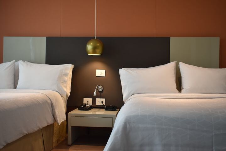 Room 12 of 89