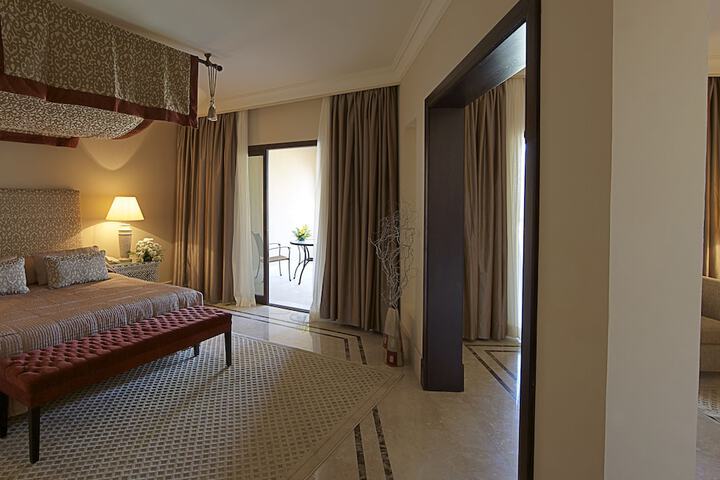 Room 4 of 34