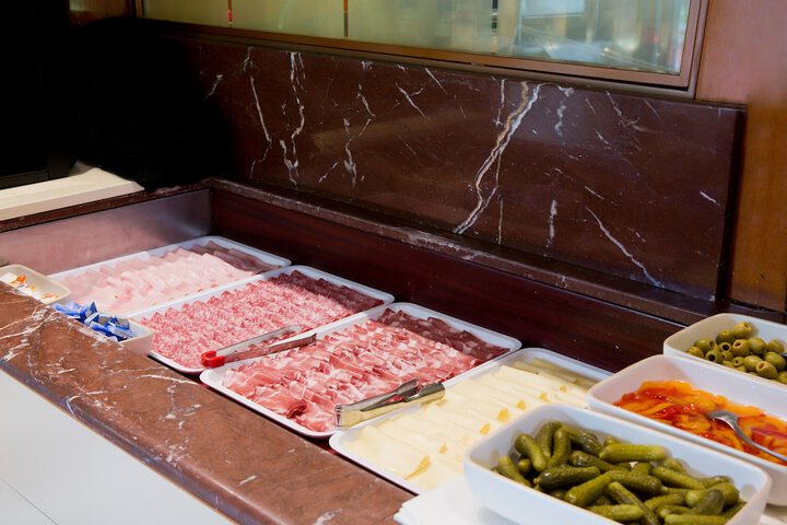 Breakfast buffet