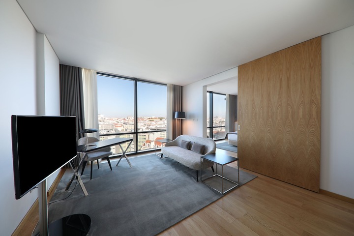 Room 13 of 91
