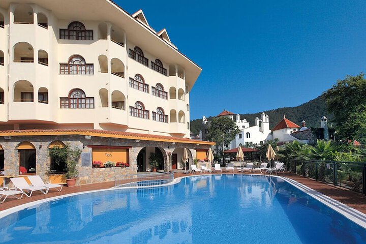 Pool Hotel
