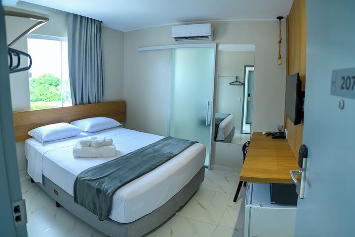Room 9 of 50