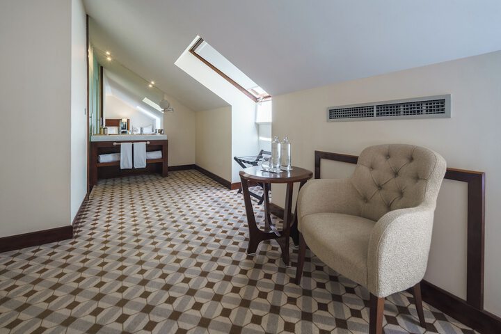 Room 27 of 54