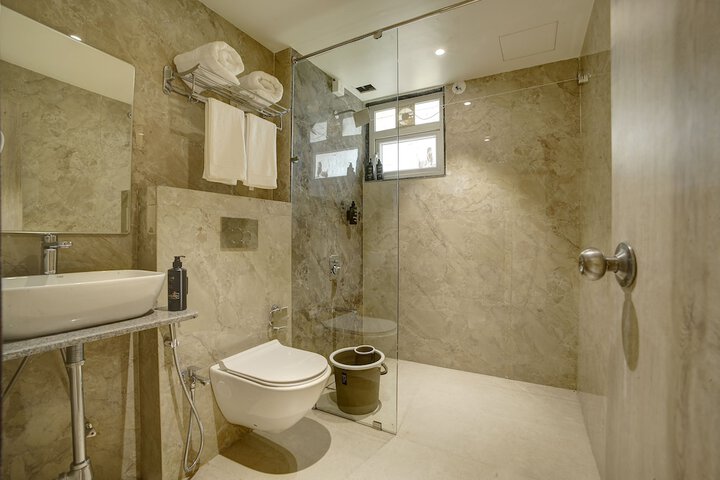 Room 42 of 63