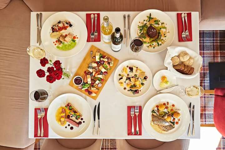 Dining 46 of 67