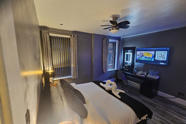 Room 27 of 39
