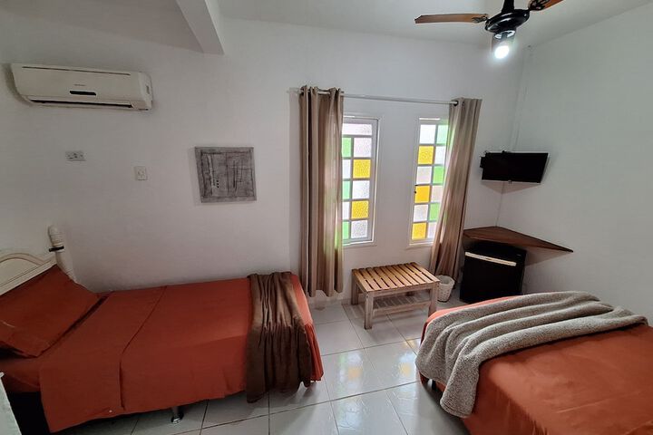 Room 7 of 12