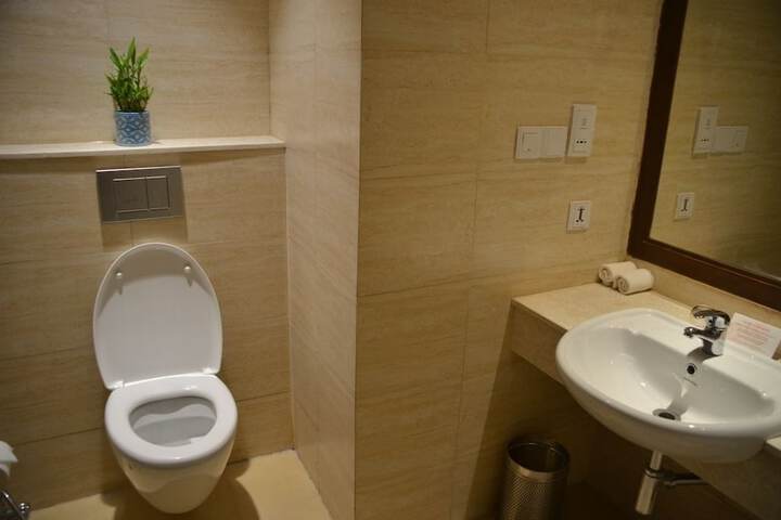 Room 14 of 30