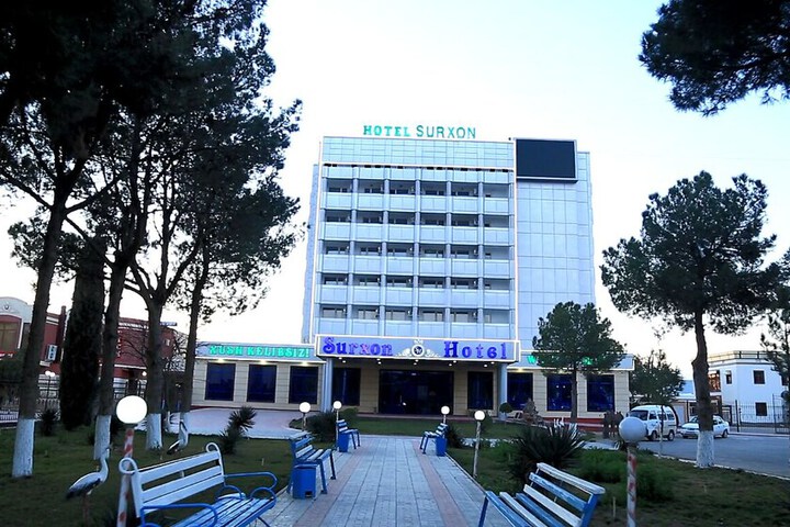 Hotel Exterior 43 of 46