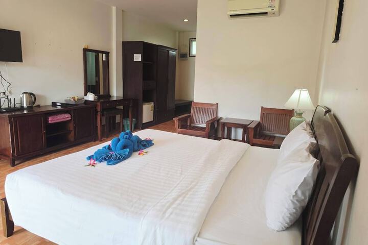 Room 36 of 100