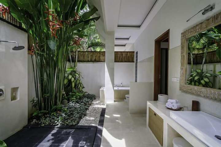 Room 9 of 37