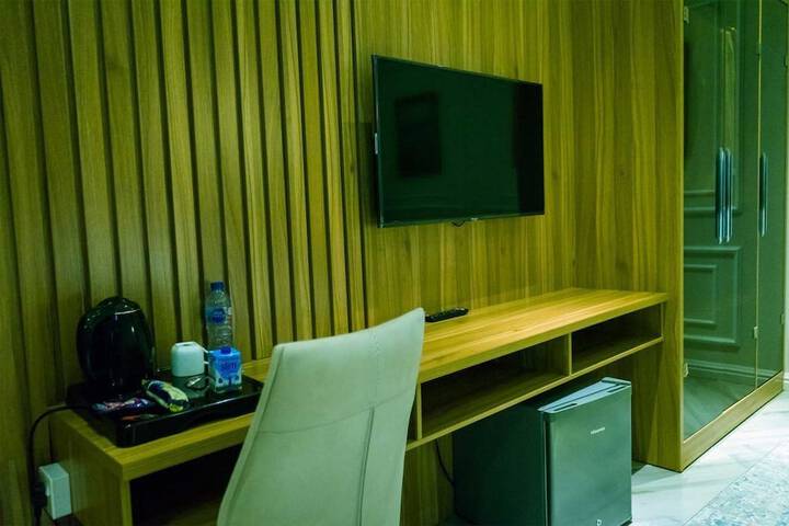 Room 5 of 36