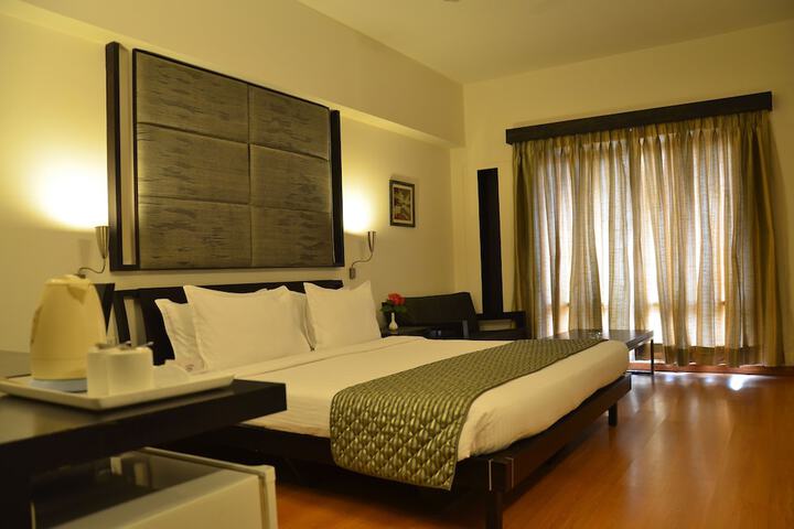Room 16 of 40