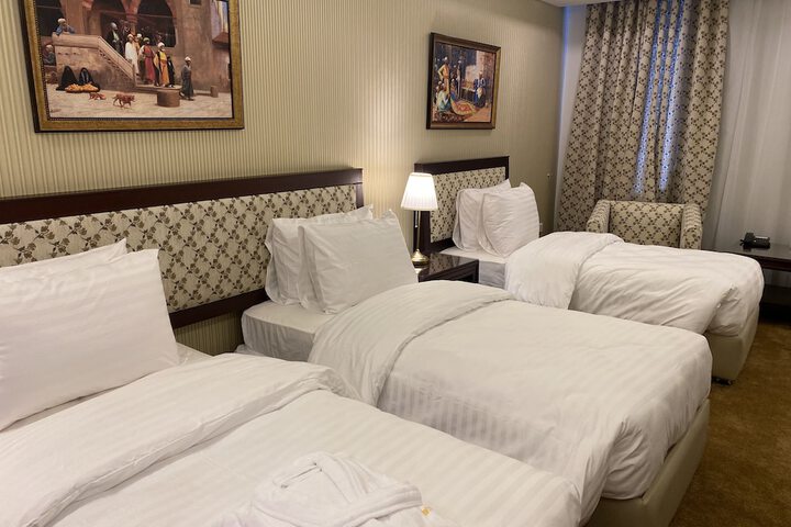 Room 13 of 40