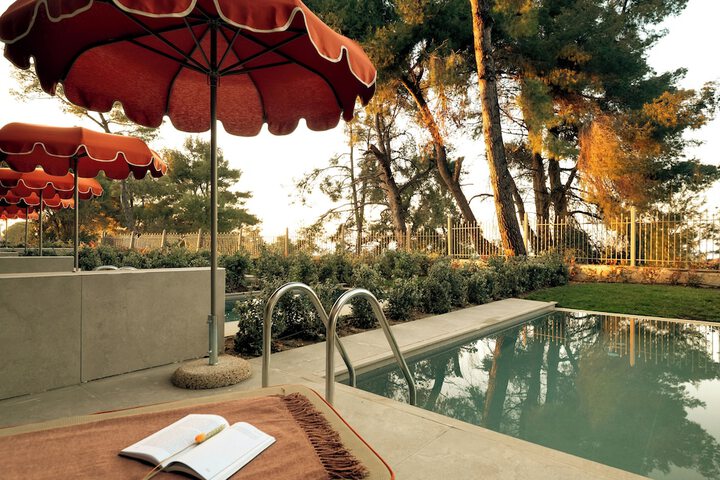 Pool 61 of 86