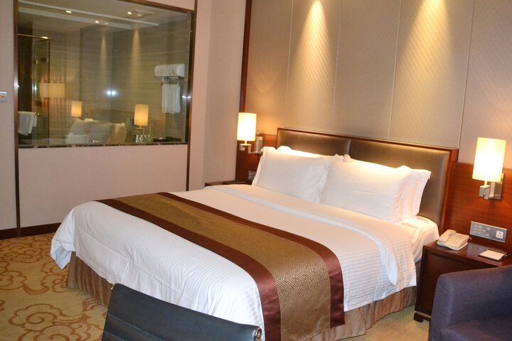 Room 6 of 71