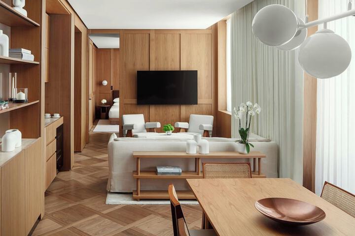 Room 37 of 82