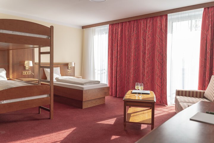 Room 5 of 92