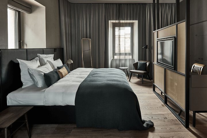 Room 8 of 54