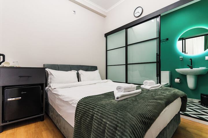 Room 2 of 36