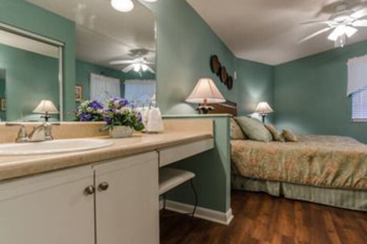 Room 9 of 27
