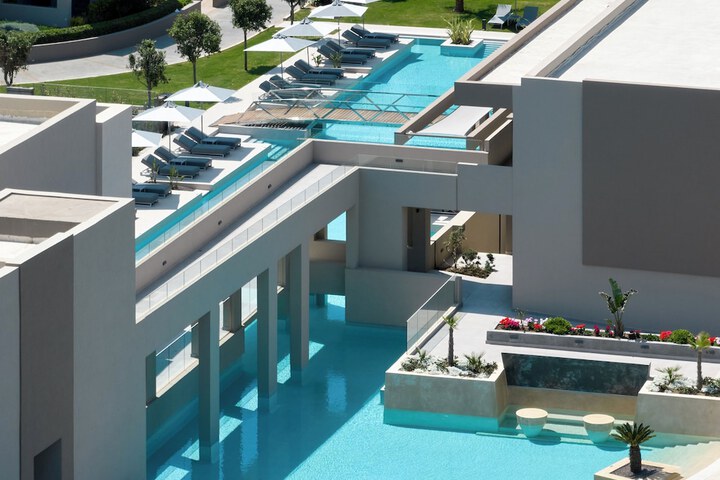 Pool 56 of 189