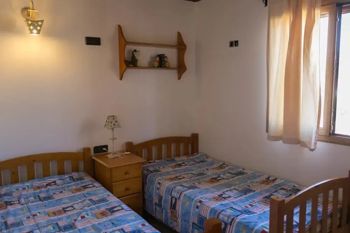 Room 3 of 16