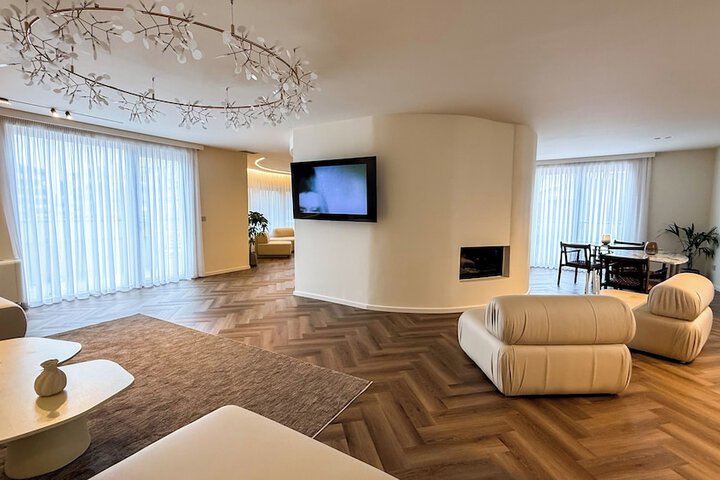 Room 56 of 104