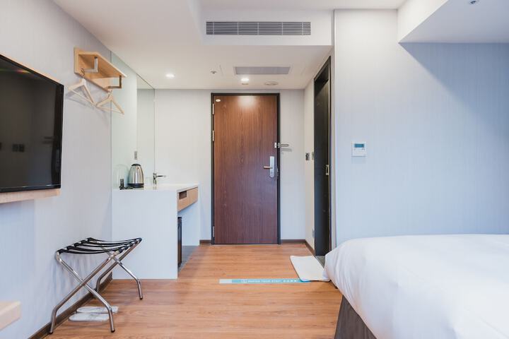 Room 57 of 89