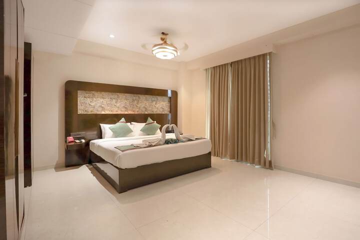 Room 12 of 42