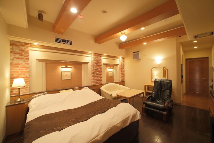 Room 10 of 30