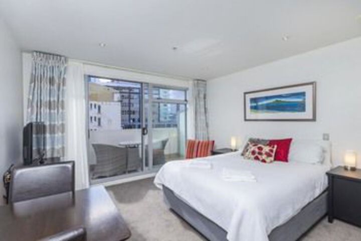 Room 5 of 12