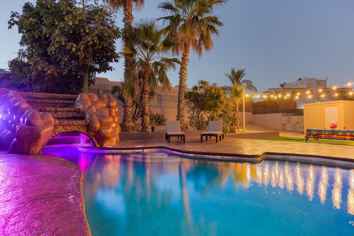 Pool 24 of 39