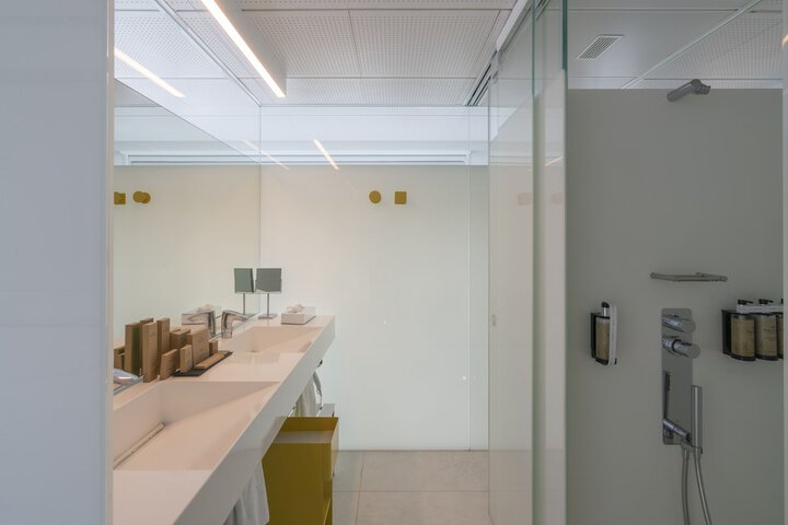 Room 20 of 38