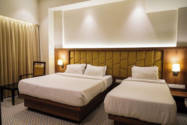Room 10 of 30
