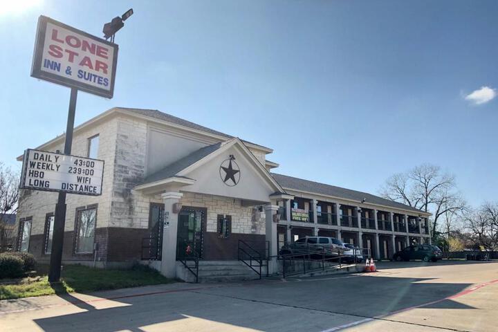 Image of Lone Star Inn & Suites