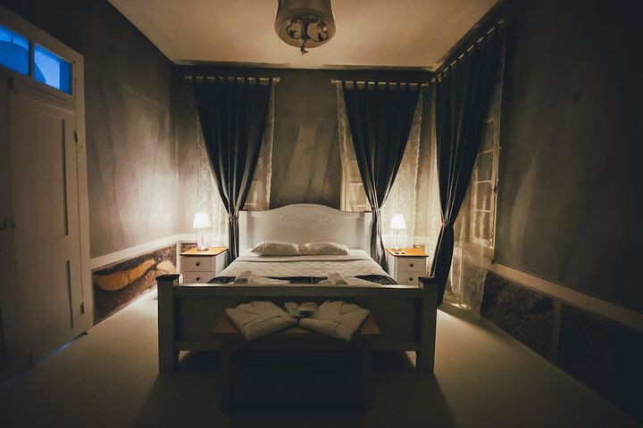 Room 8 of 79