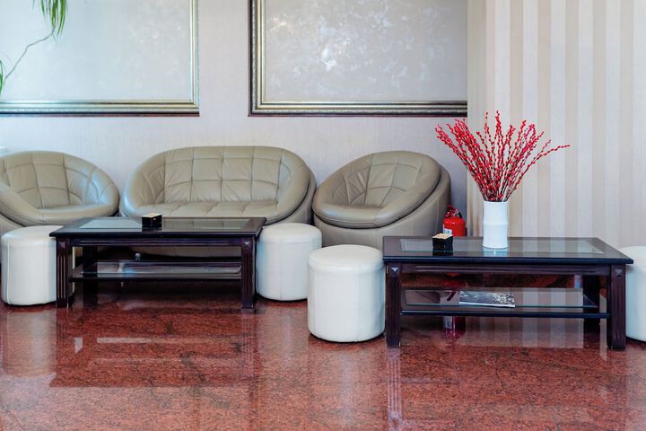 Lounge 165 of 169