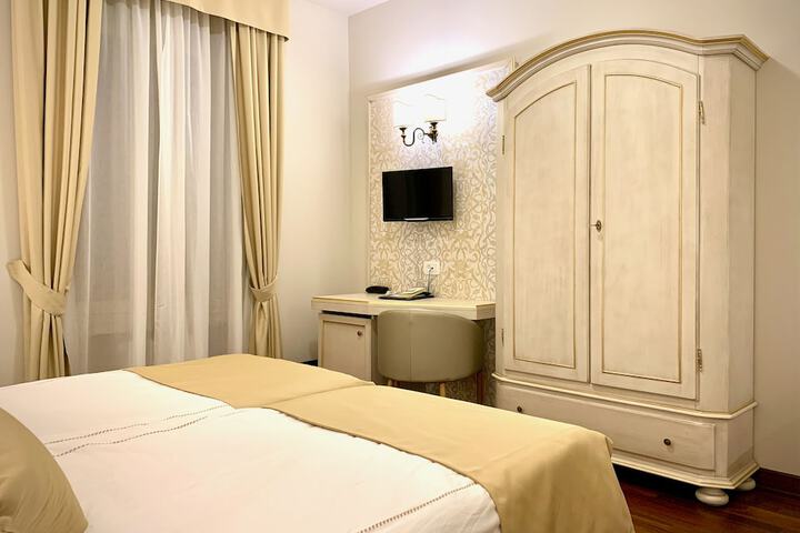 Room 16 of 112