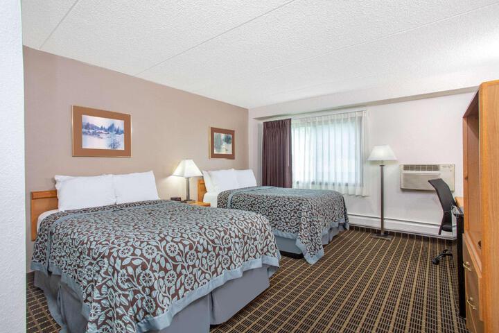 2 Double Beds (2 of 5)