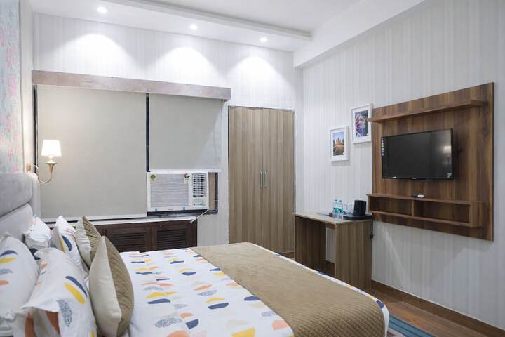 Room 4 of 50