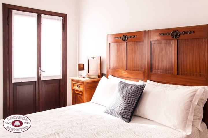 Room 9 of 63