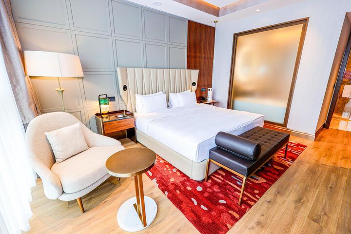 Room 32 of 132