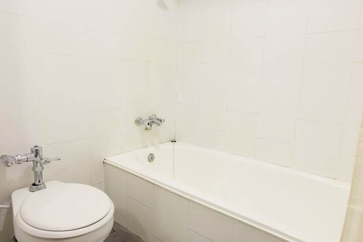 Room 43 of 62
