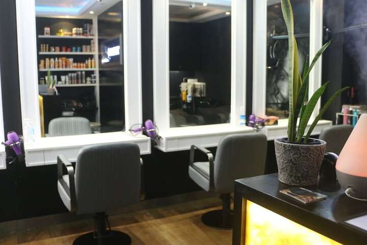 Hair salon