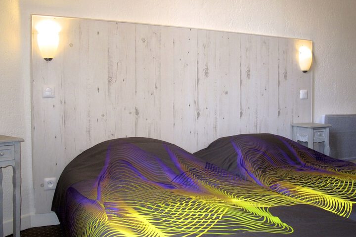 Room 2 of 36