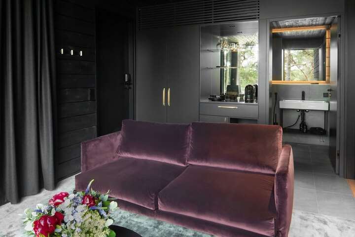 Room 4 of 23