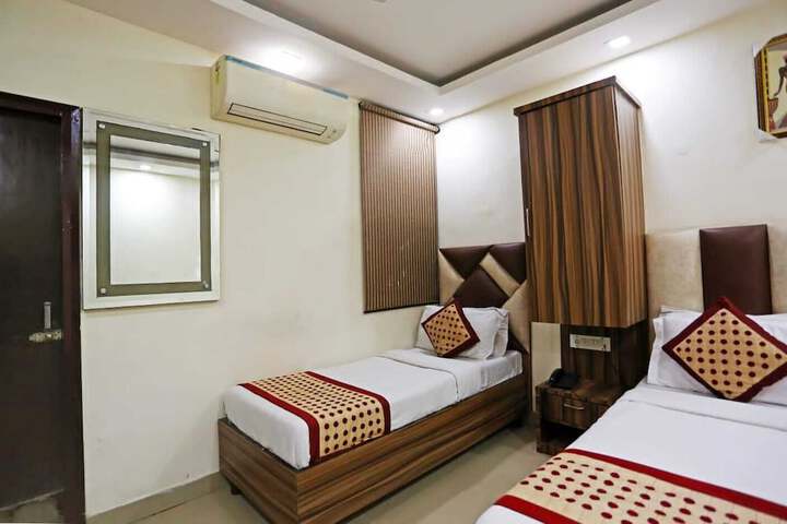 Room 17 of 46